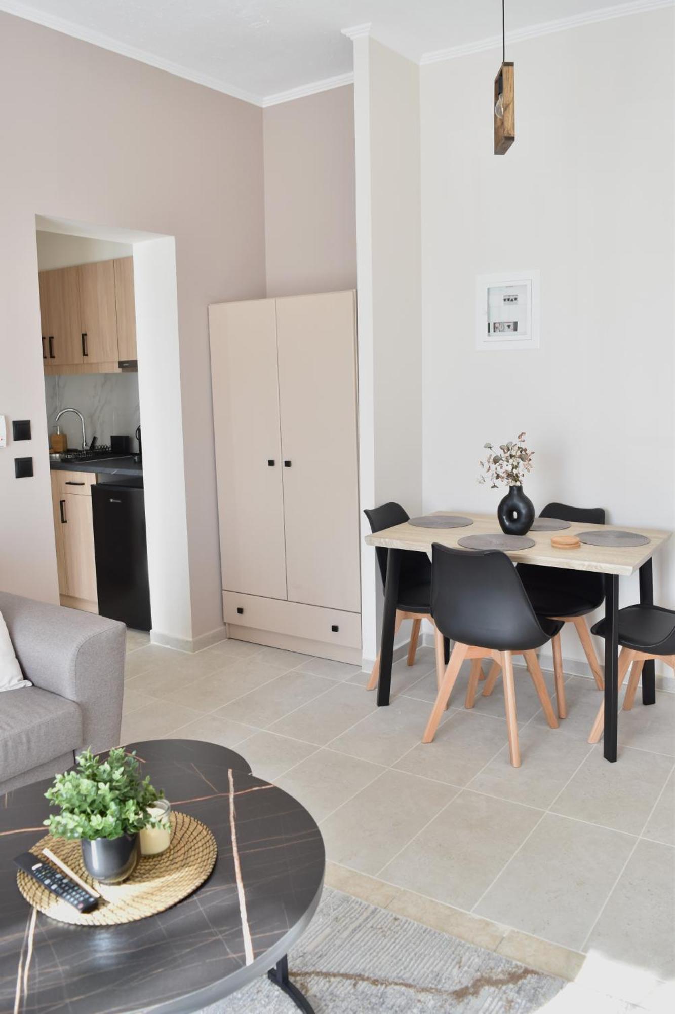 Pnoe Apartments Káto Loutrákion エクステリア 写真