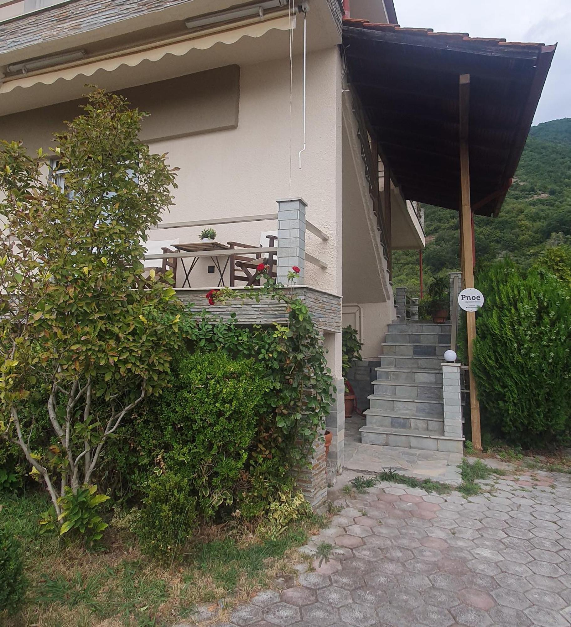 Pnoe Apartments Káto Loutrákion エクステリア 写真